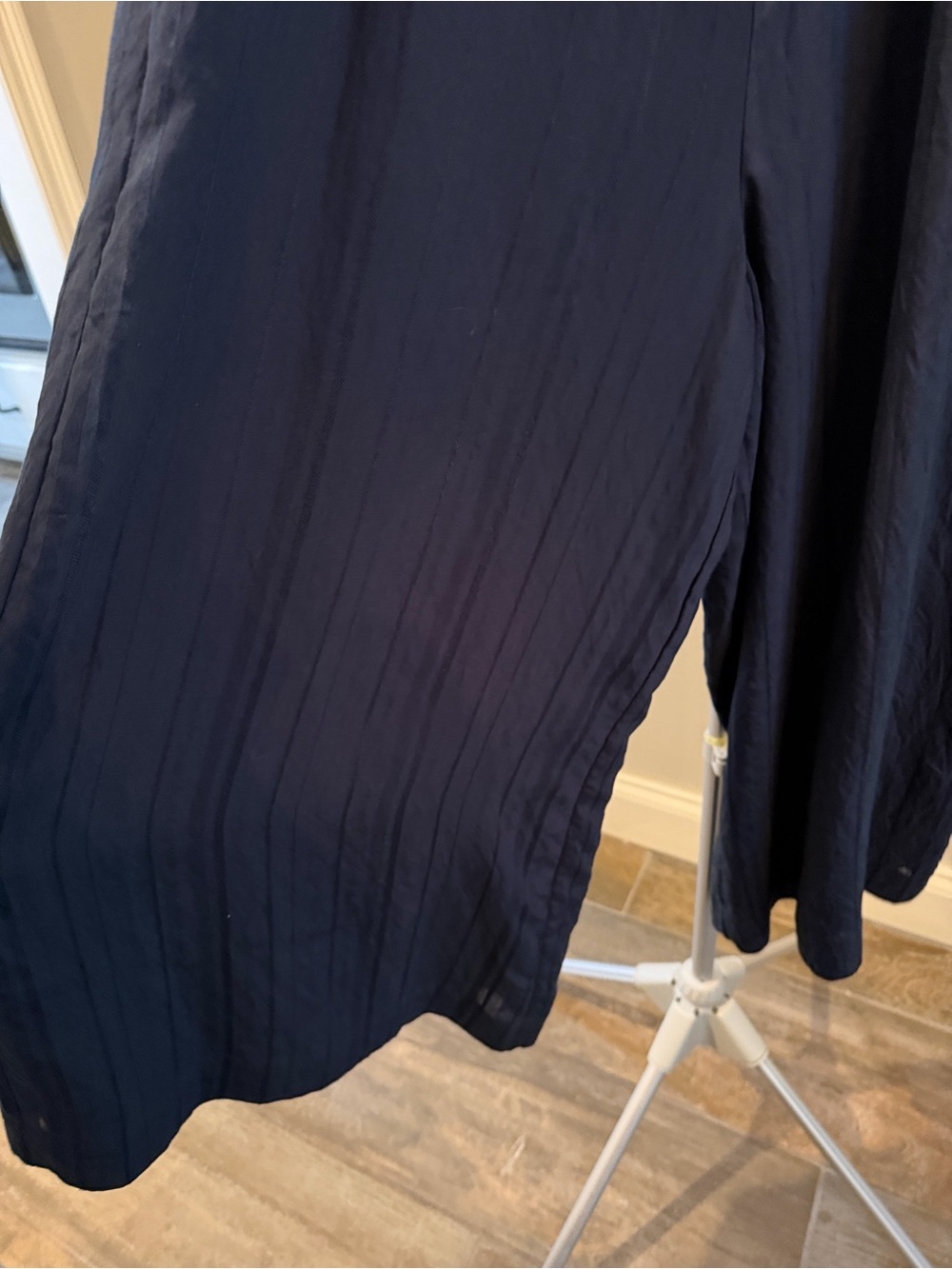 Vince Navy Wide-Leg Midi Pant with Tie Waist - Picture 8 of 16